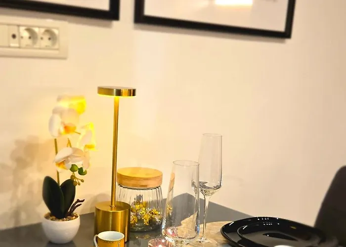 Modern With Free Parking & Balcony - Lannister Lejlighed Bukarest