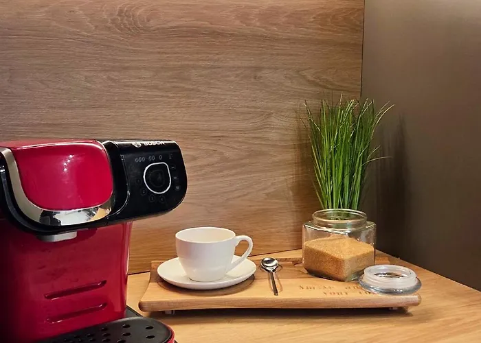 Modern With Free Parking & Balcony - Lannister