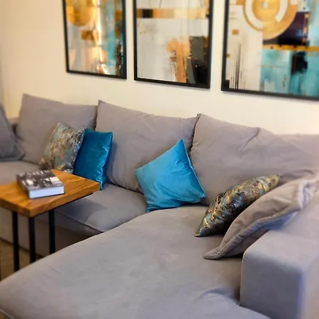 아파트 Modern With Free Parking & Balcony - Lannister *