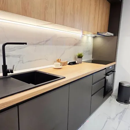 Apartment Modern With Free Parking & Balcony - Lannister *