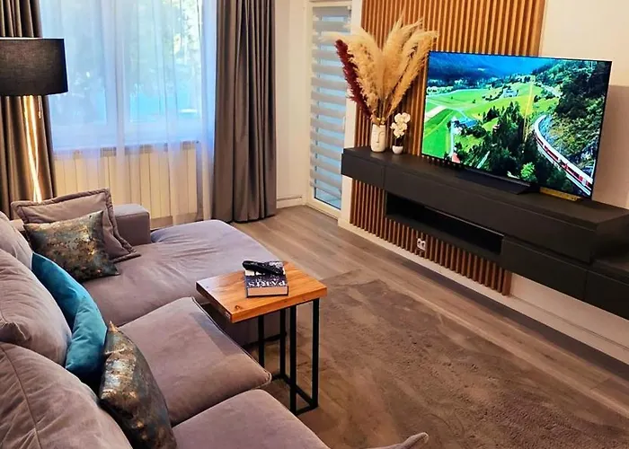 Modern With Free Parking & Balcony - Lannister Apartament