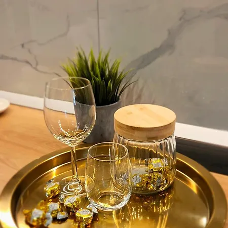 Daire Modern With Free Parking & Balcony - Lannister Bükreş