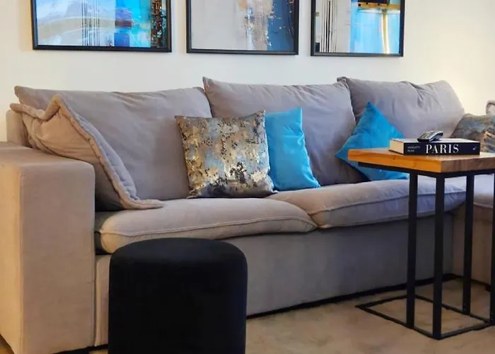 Apartamento Modern With Free Parking & Balcony - Lannister