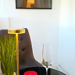 Modern With Free Parking & Balcony - Lannister Bukurešť