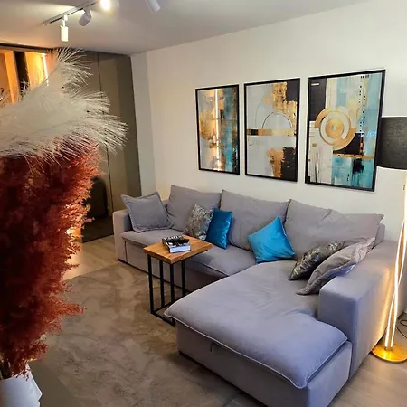 Modern With Free Parking & Balcony - Lannister Bukurešť